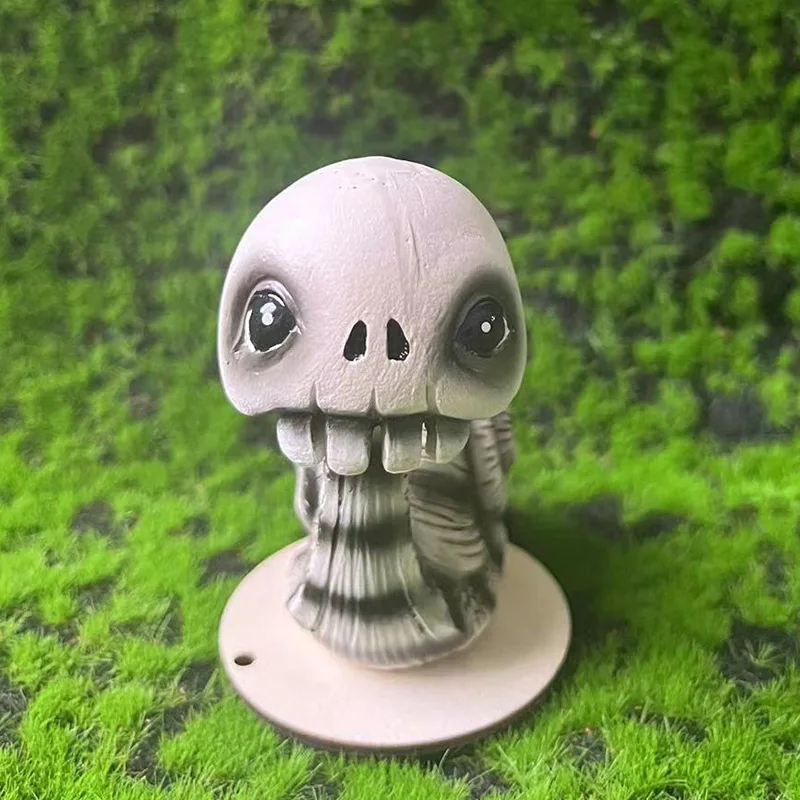 1Pcs New Cartoon Ornaments Halloween Bobble Head Skull Snail Sculpture Garden Crafts Decorative Fun Festive Atmosphere Ornaments