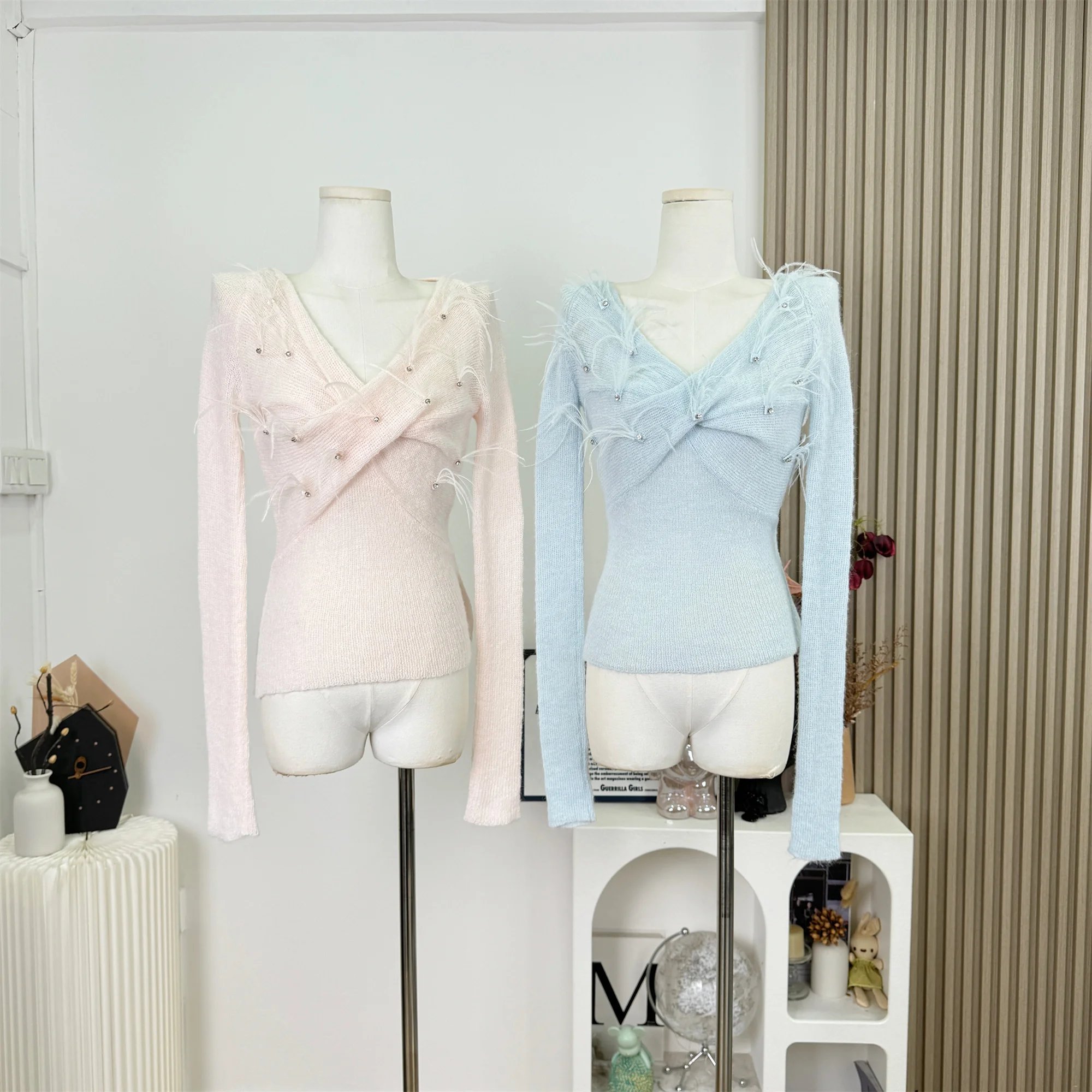 

Wool V-Neck Knitted Sweater Women's Spring Autumn Fasion Slim Fit Base Layer Outerwear Soft Long Sleeve Thermal Top F531