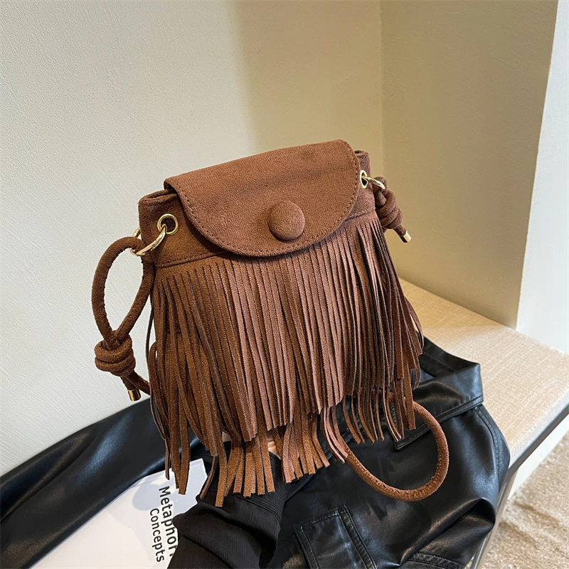 Hot Selling Bohemian Style Tassel Women\'s Shoulder Bag Retro Suede Frosted Crossbody Bag Fashionable Versatile Commuting Bag