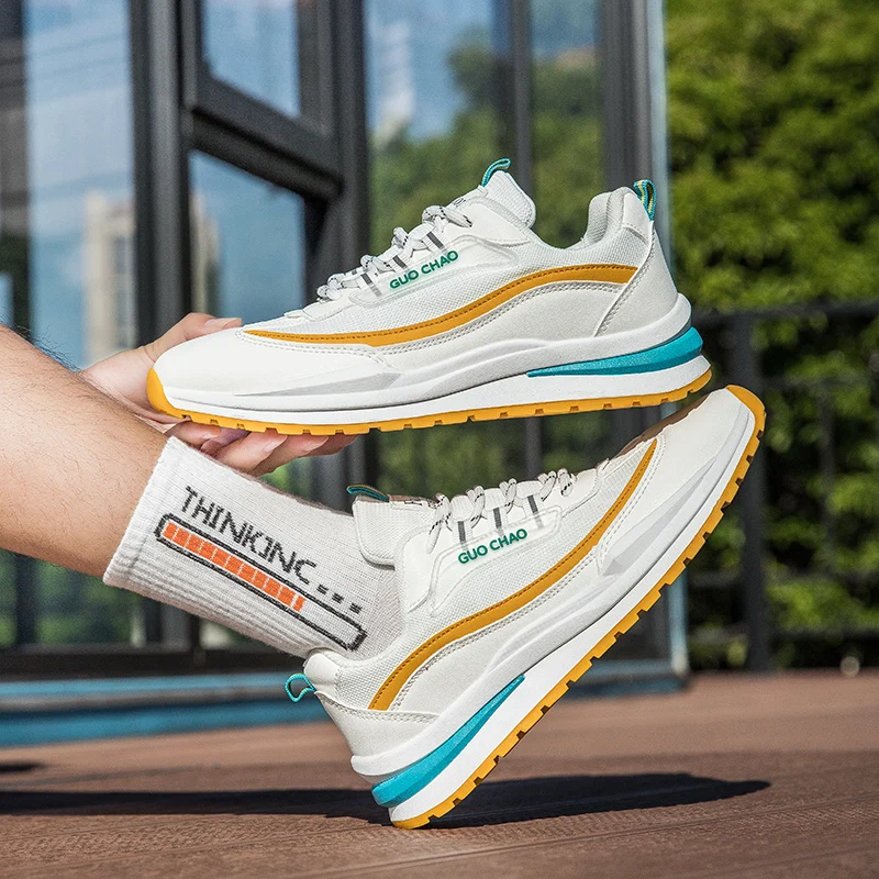 

New breathable sports mesh running shoes to increase the trend of non-slip casual shoes students lace-up men's shoes