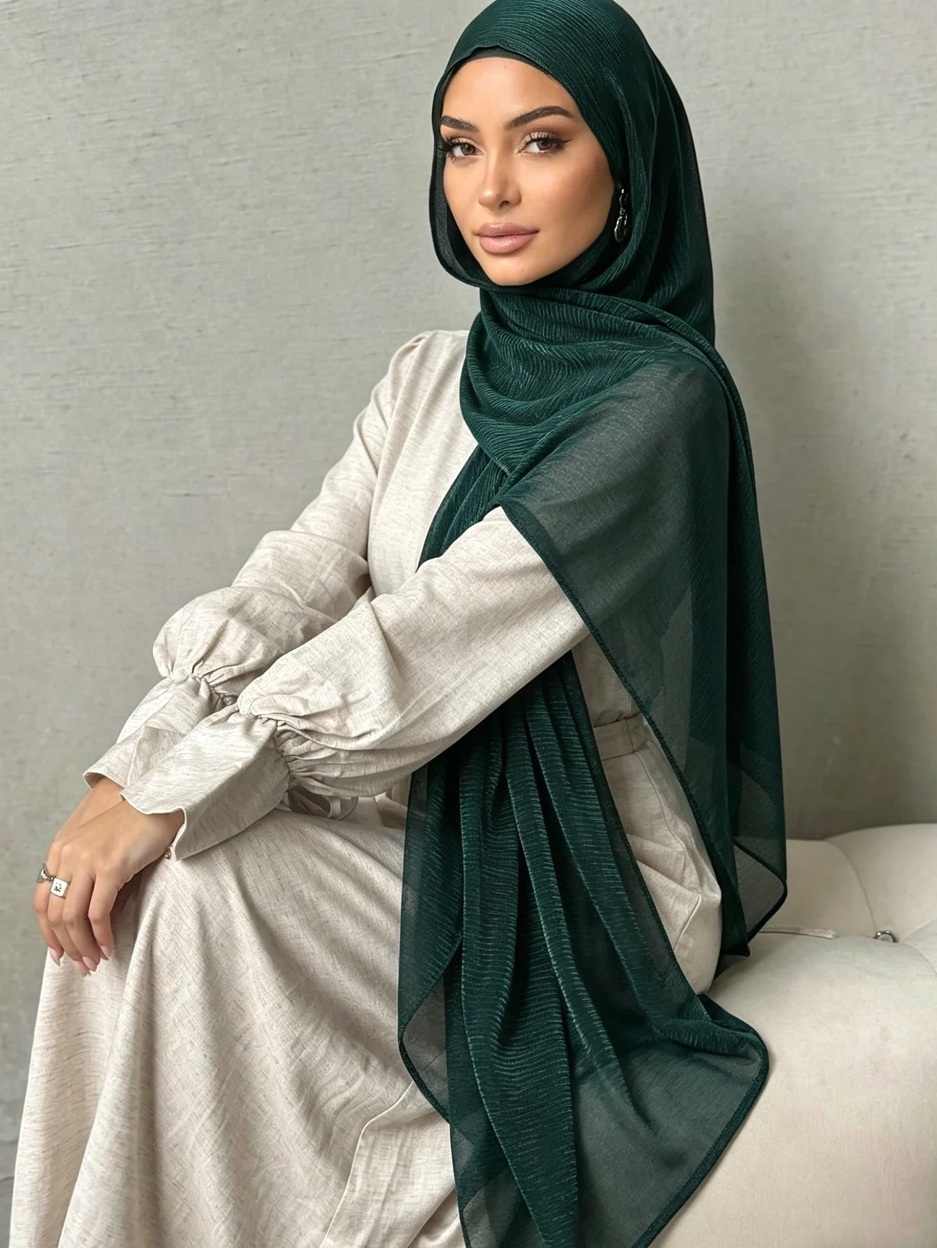 

Muslim Women Shimmer Glitter Hijab Gold Silk Headscarf Crinkle Shawls and Wraps Islamic Turban Scarves Female Foulard