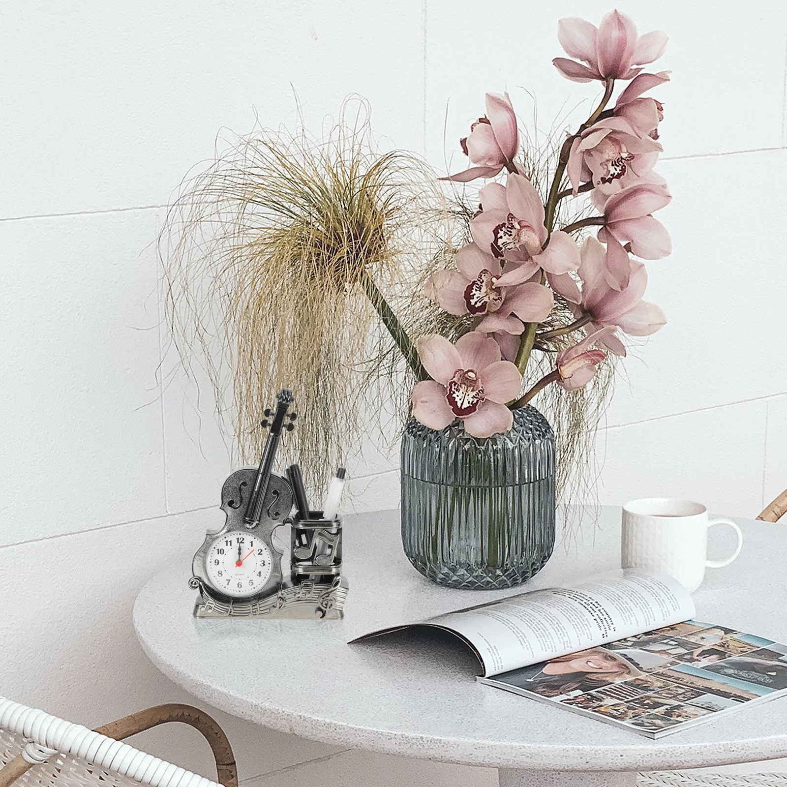 

Chic Violin Clock with Pen Holder Perfect for Mantle Bookshelf Fireplace Creative Desk Clock Holiday Gifts Desktop Decor