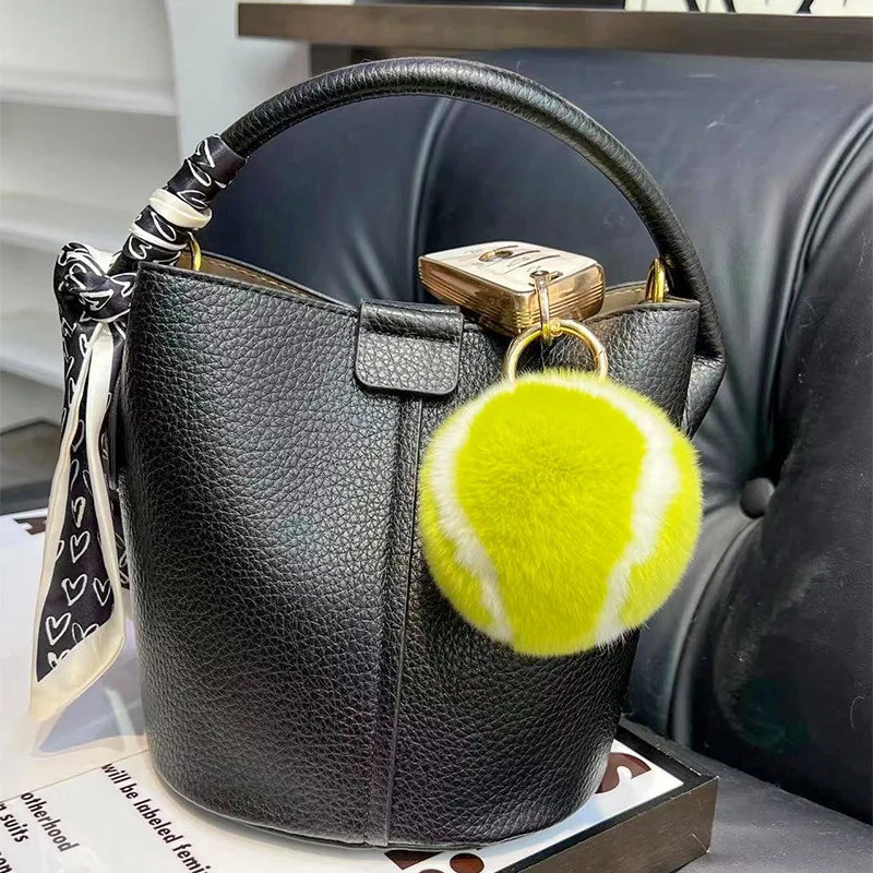 Porte-clés de voiture de tennis en fourrure de lapin véritable pour filles, balle en peluche, pendentif Ins, sac d\'école, ornements de