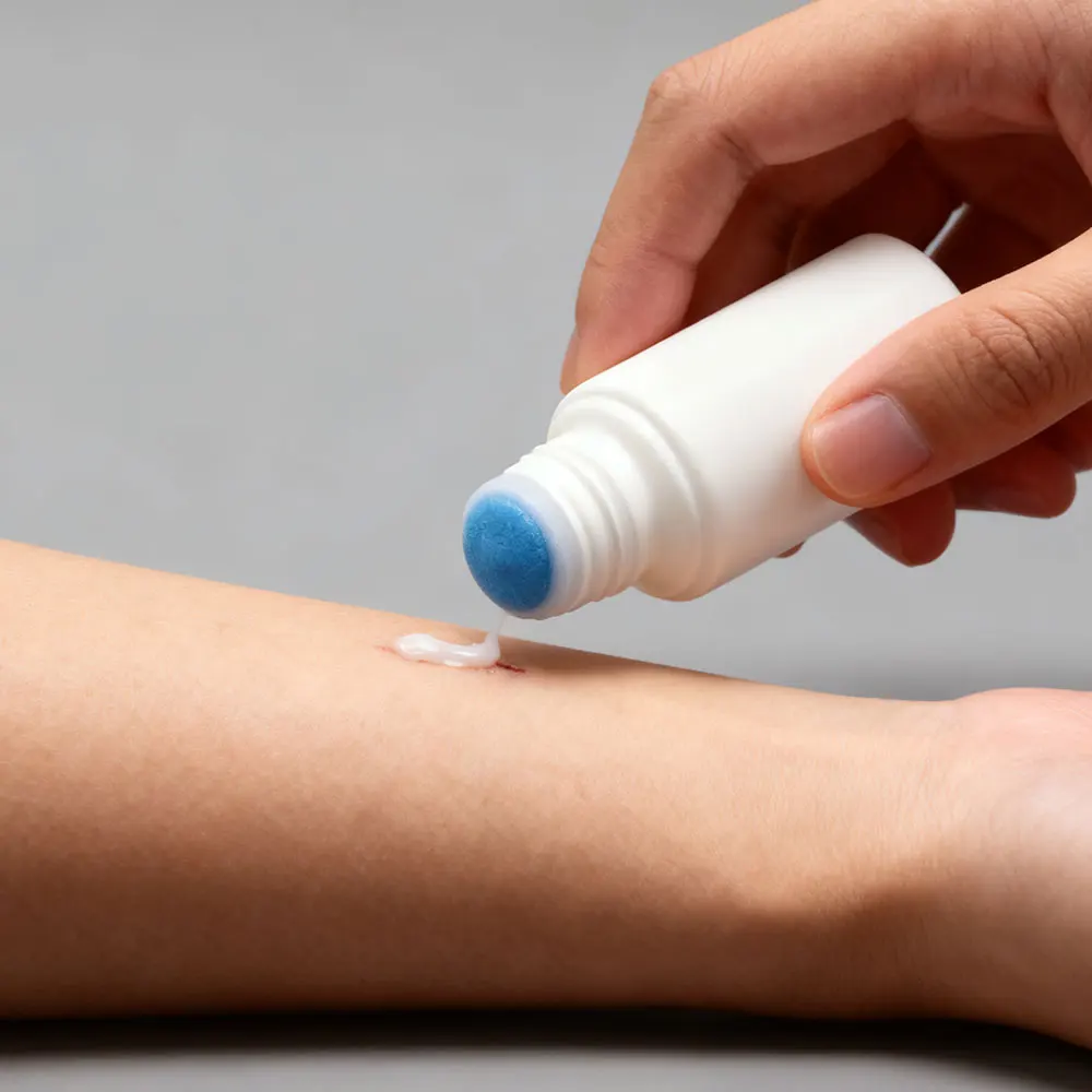 

50ml Medicine Liquid Bottle with Sponge Applicator Blue Soreness Relief Dispenser for Easy Application