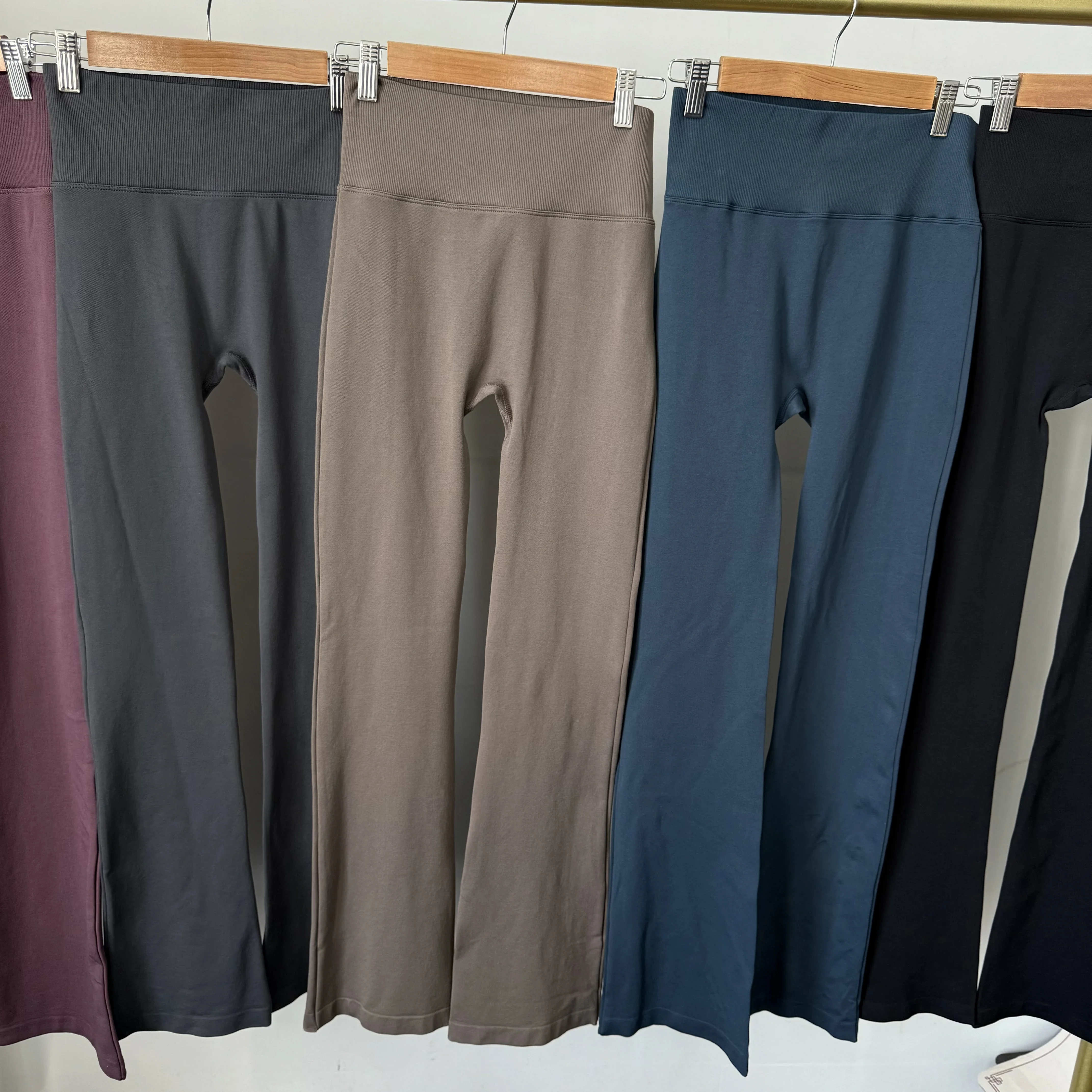 High Waisted Compression Without Awkward Lines Micro Flared Yoga Running Wear Seamless Elastic Fitness Pants Lifting Leggings