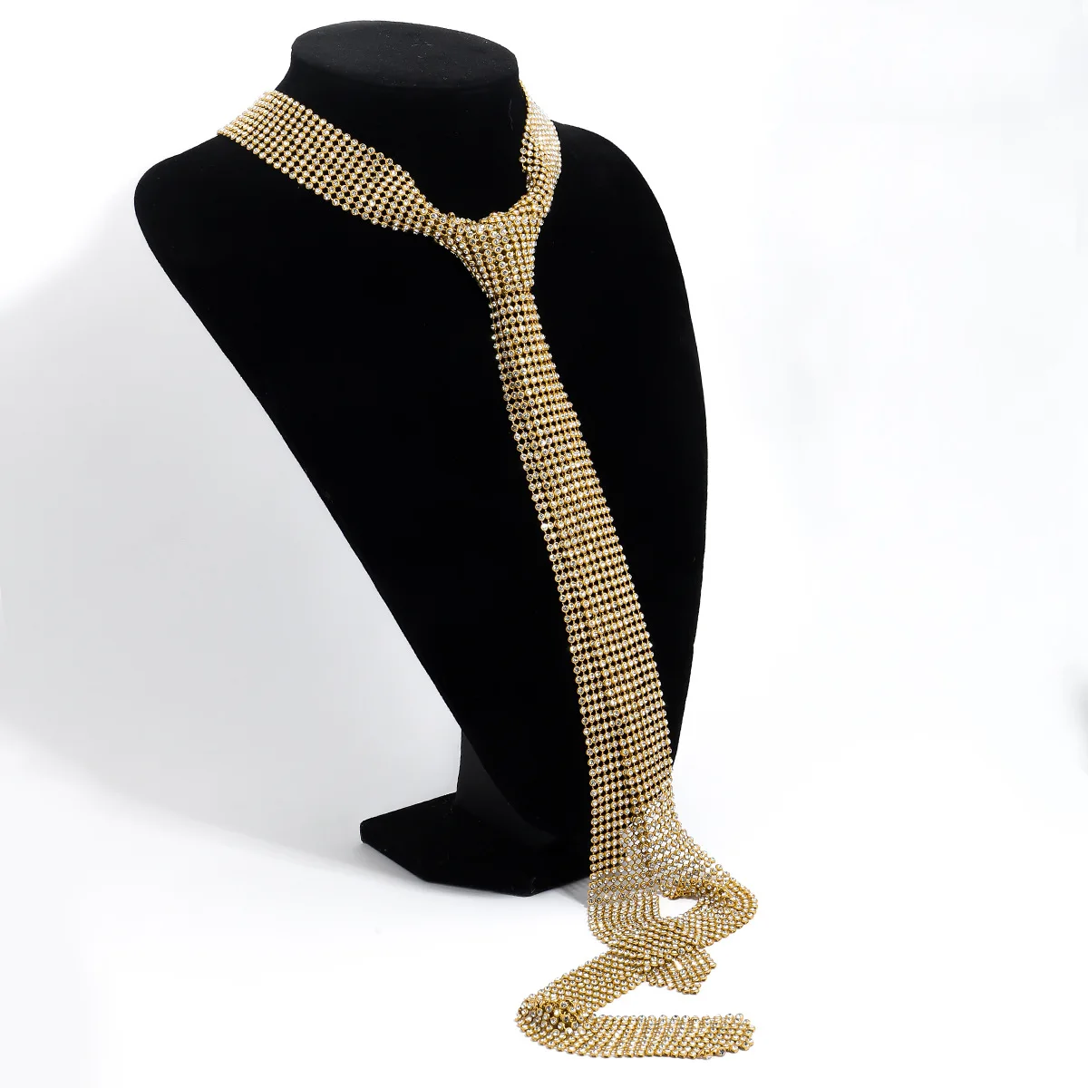 Unique Super Flash Rhinestone Hollow Mesh Tie Pendant Necklace Light Luxury Retro Personality Fashion Sweater Chain Women