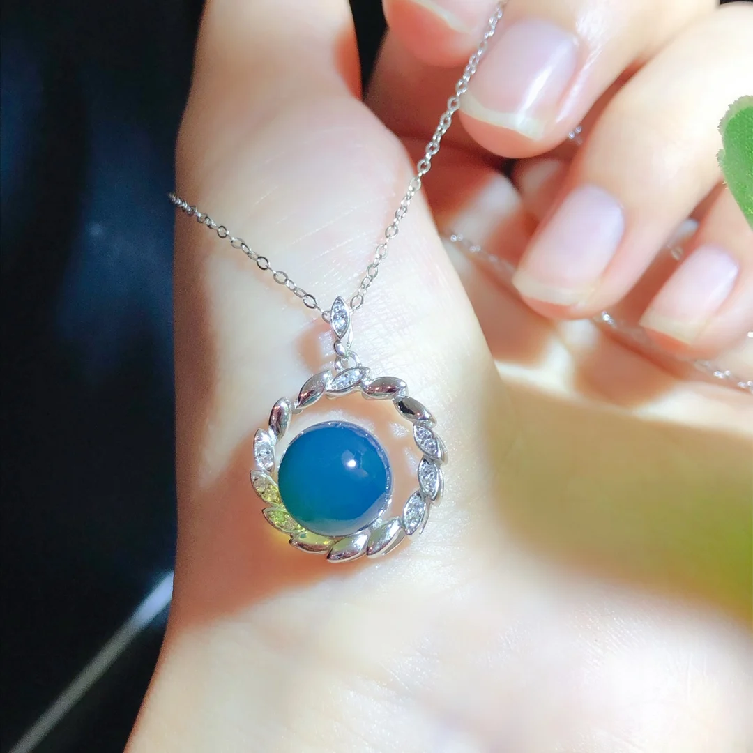 

Кулон из натурального синего балтийского янтаря 8 мм с ожерельем Романтический подарок на день рождения для ее подарка на годовщину Элегантные украшения для женщин