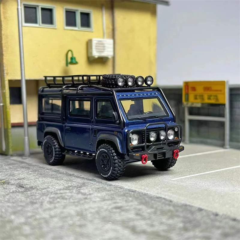 

Модель автомобиля под давлением Land Rover Defender VAN Master 1:64