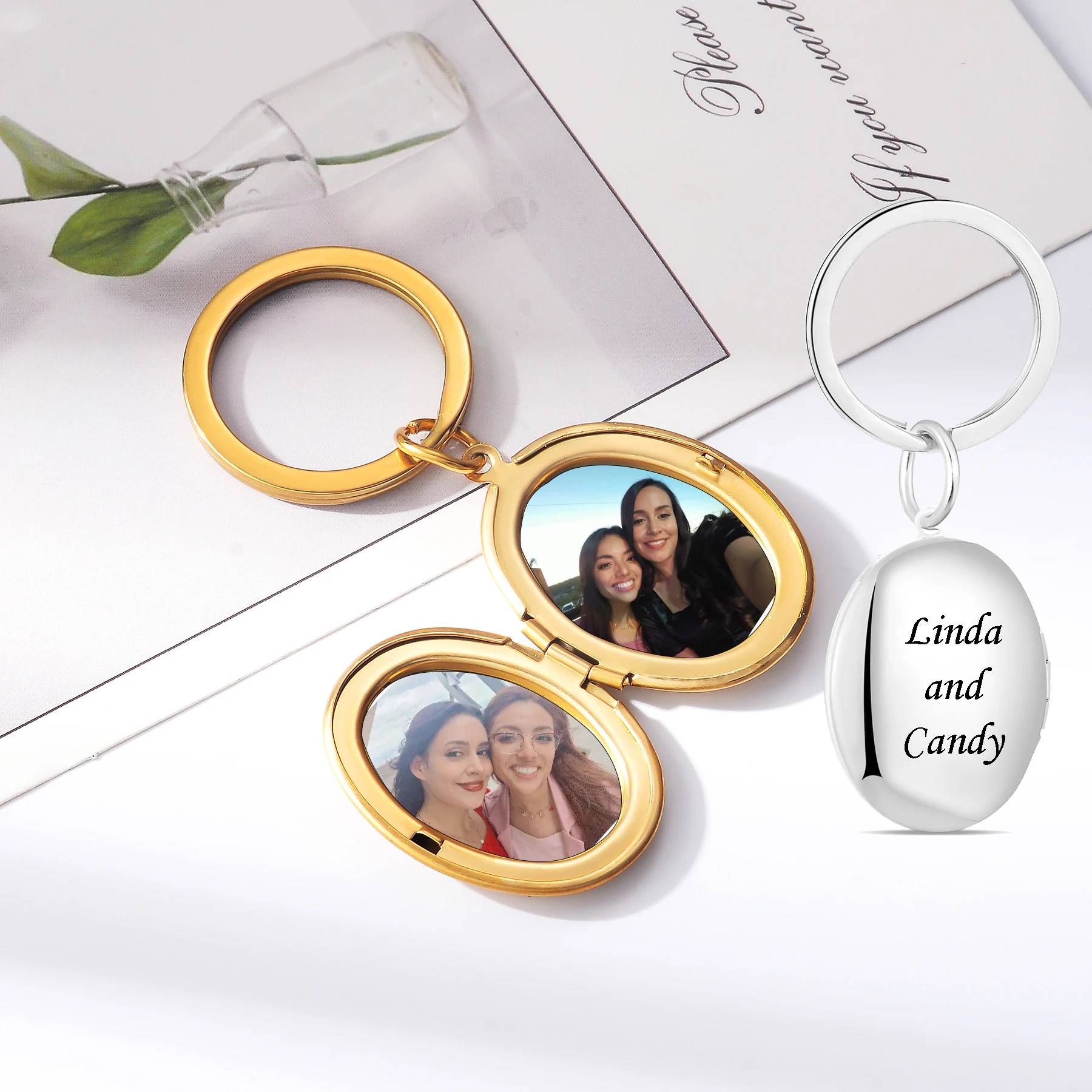

Personalize Engrave Oval Photo Frame Key Chain Stainless Steel Memorial Keychain For Couple Family Pet Picture Keychain Gifts