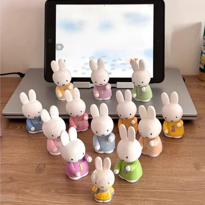 Настольная подставка-органайзер Miffy Blind Box: фигурка-держатель для ручек, коллекционный подарок, серия украшений