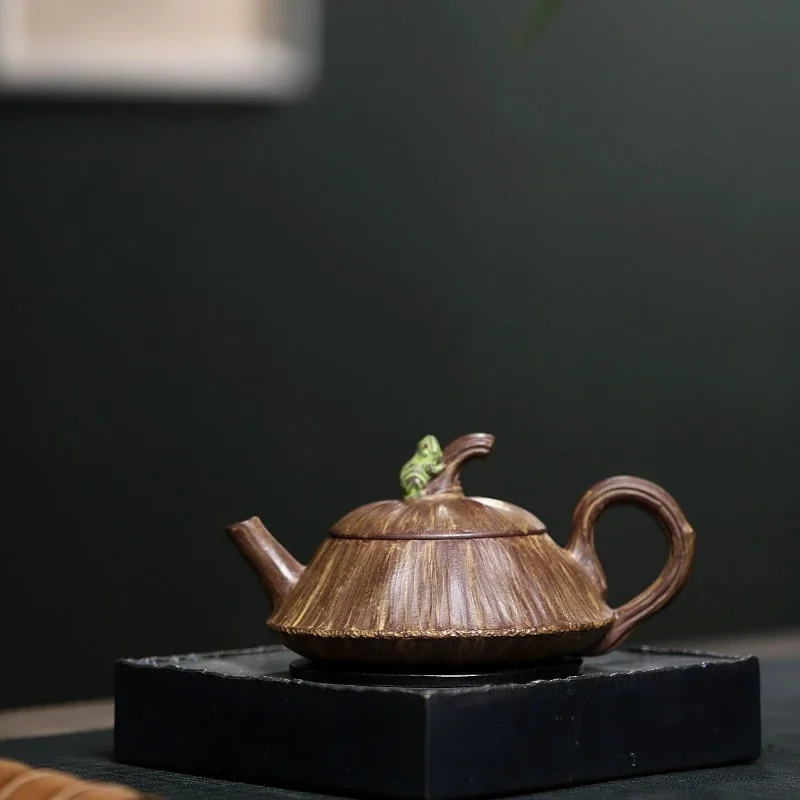 Yixing Handmade Purple Clay Teapots and Tea Sets Made From Raw Clay
