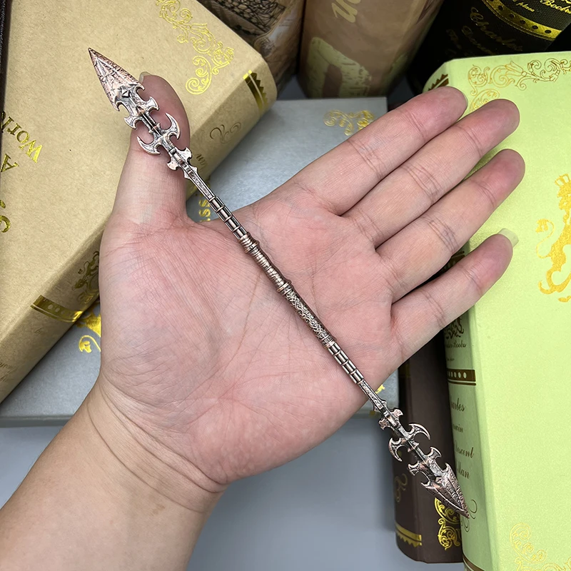 22 سنتيمتر الأسود شوكة قاتل أليكسيوس كاساندرا كريد أوديسي التيار المتناوب لعبة الأجهزة الطرفية القرون الوسطى المعادن الرمح 1:6 سلاح طويل الحرف اللعب #1