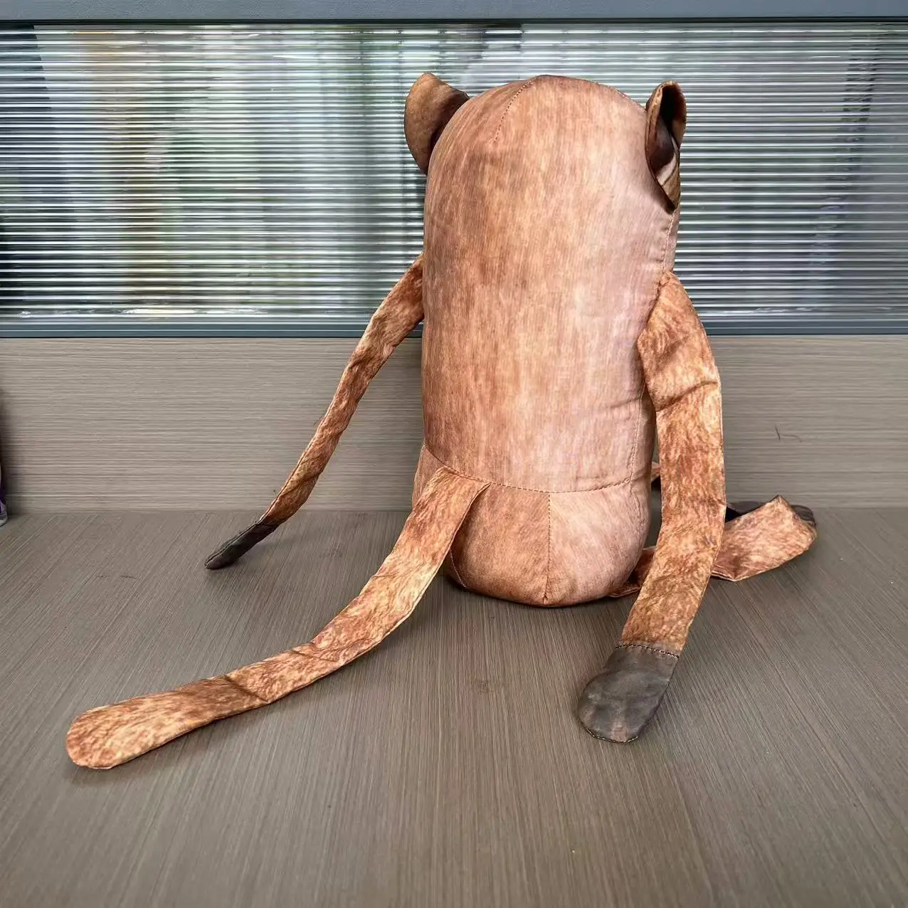 المعانقة قرد ألعاب من القطيفة محشوة الحيوان وسادة نوم 28 سنتيمتر مجردة دمية المغناطيس دمية يد غرفة ديكور هدية عيد ميلاد للأطفال