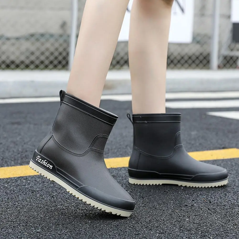 

Rain Boots Anti-slip Stylish Unisex Waterproof Garden Boots for Outdoor Activities Anti-slip Ankle Booties with Low Heel for Men