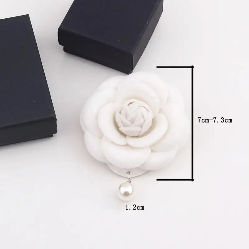 Retro Camellia Boutonniere Pin Sophisticated Tie Pin with Faux Pearl Charm Ladies' Blazer Shirt Lapel Pin Funeral Brooches