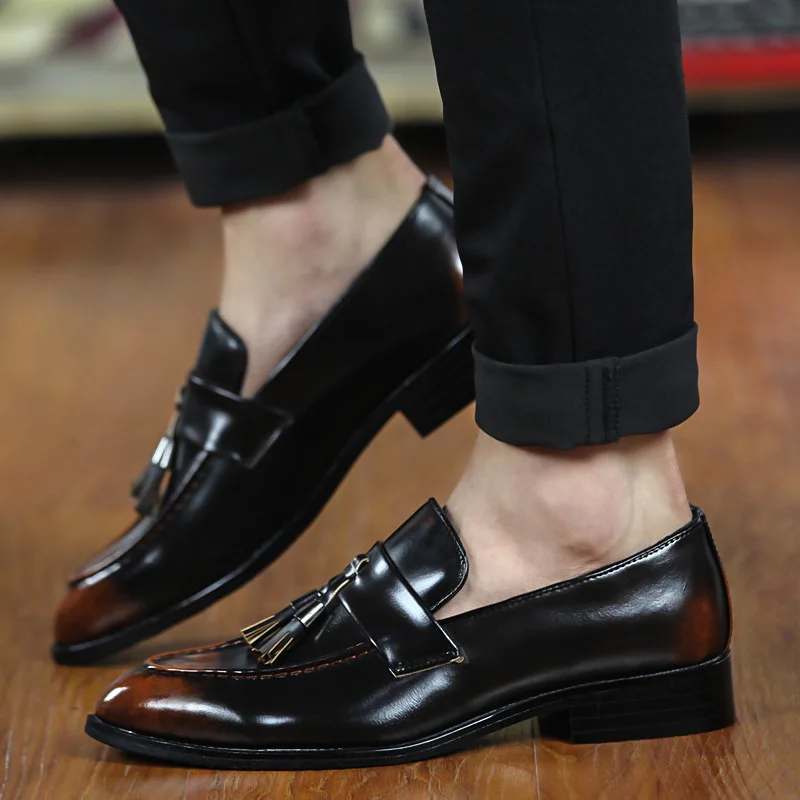 Fashion Men's Hair Stylist Pointed Shoes British Casual Bright Face Retro Small Leather Shoes Nightclub Fringe Fashion Shoes