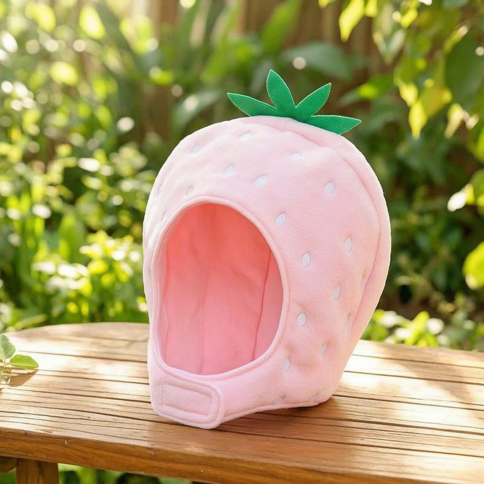 Cappello Vellutato a Forma di Fragola, Divertente Copricapo con Cinturino Sottogola, Comodo e Leggero per Cosplayer, Cosplay