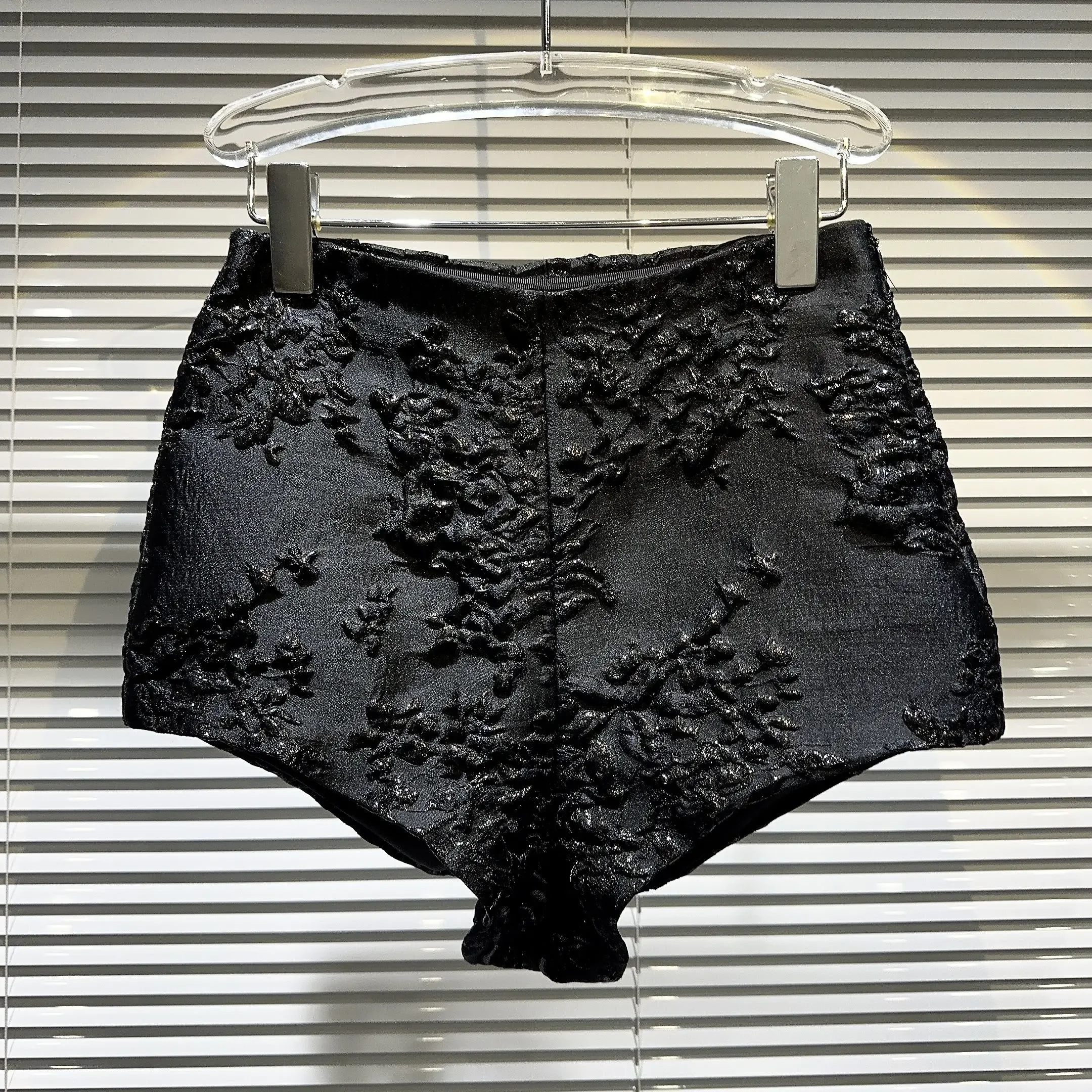 Short butin à fleurs taille haute pour femme, butin fille chaude, indentation tridimensionnelle à la mode, noir, printemps, automne, nouveau, 2023