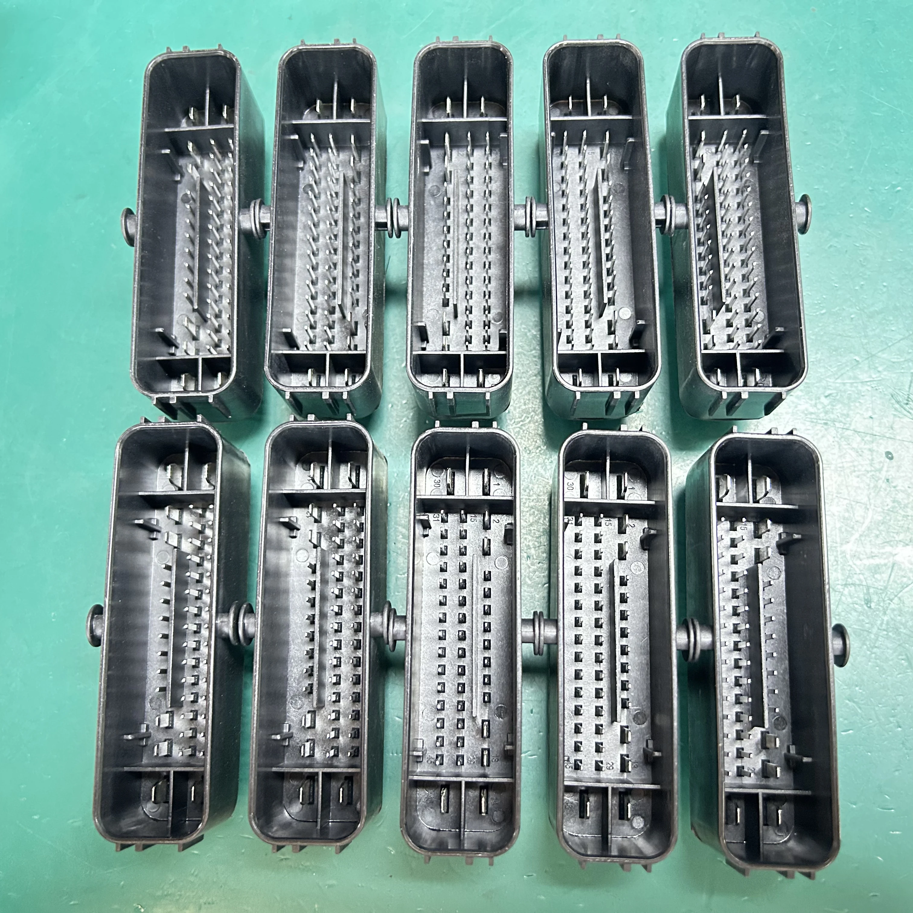 1PCS Original 46 hole connector TE universal ABS module plug needle socket cutting part