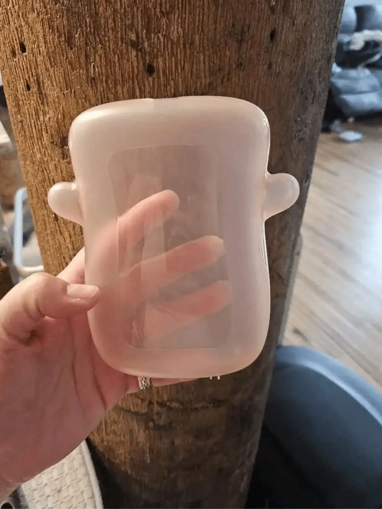 Anti-Squeeze Fruit Puree Box and Suction Bag, a Tool to Assist in Feeding Complementary Foods to Babies Without Staining Hands, Fruit Puree Storage Box