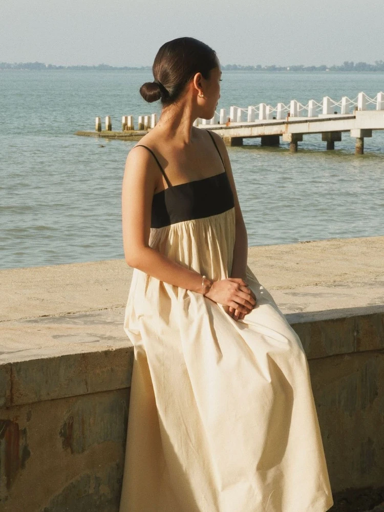 Sansheng nieuwe Zwart Wit Patchwork Slip Jurken Geplooide Losse Kleur Contrast Franse Sexy Vrouwen Linnen Jarretel Lange Jurk Mode