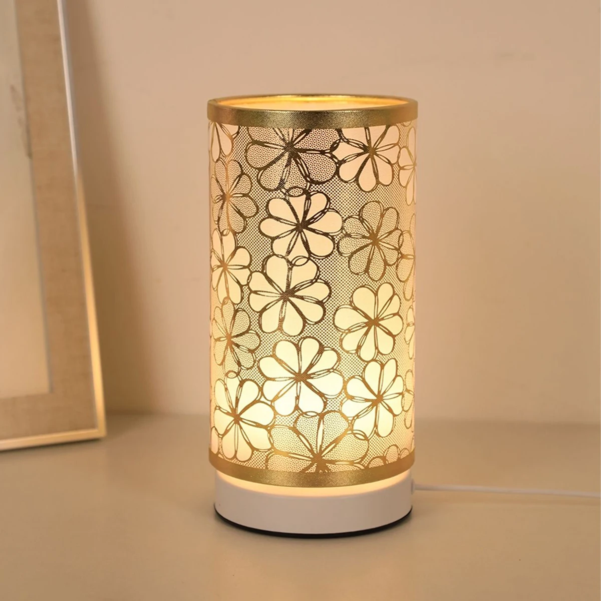 1pcVintage-Style Butterfly Print Cylindrical Table Lamp USB Plug-in Soft-Glow Night Light Home Desktop Decor Ornament Ideal Gift