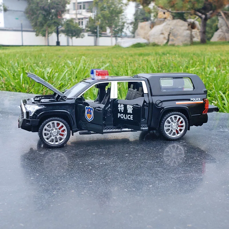 1/32 Tundra Alloy Pickup Car Model Diecast Metal Police Off-Road Vehicles Car Model Simulation Sound and Light Children Toy Gift