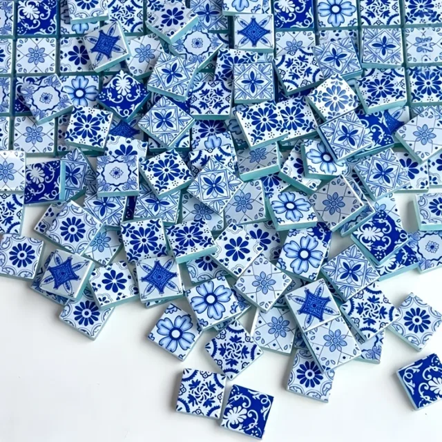 100/200 Grams of Glass Mosaic Material, 2.3*2.3 Blue and White Porcelain Mosaic Tiles, Suitable for Handmade Artwork, Home Tabletops, Wall and Step Inlays, Garden Outdoor Photography Auxiliary Materials 3