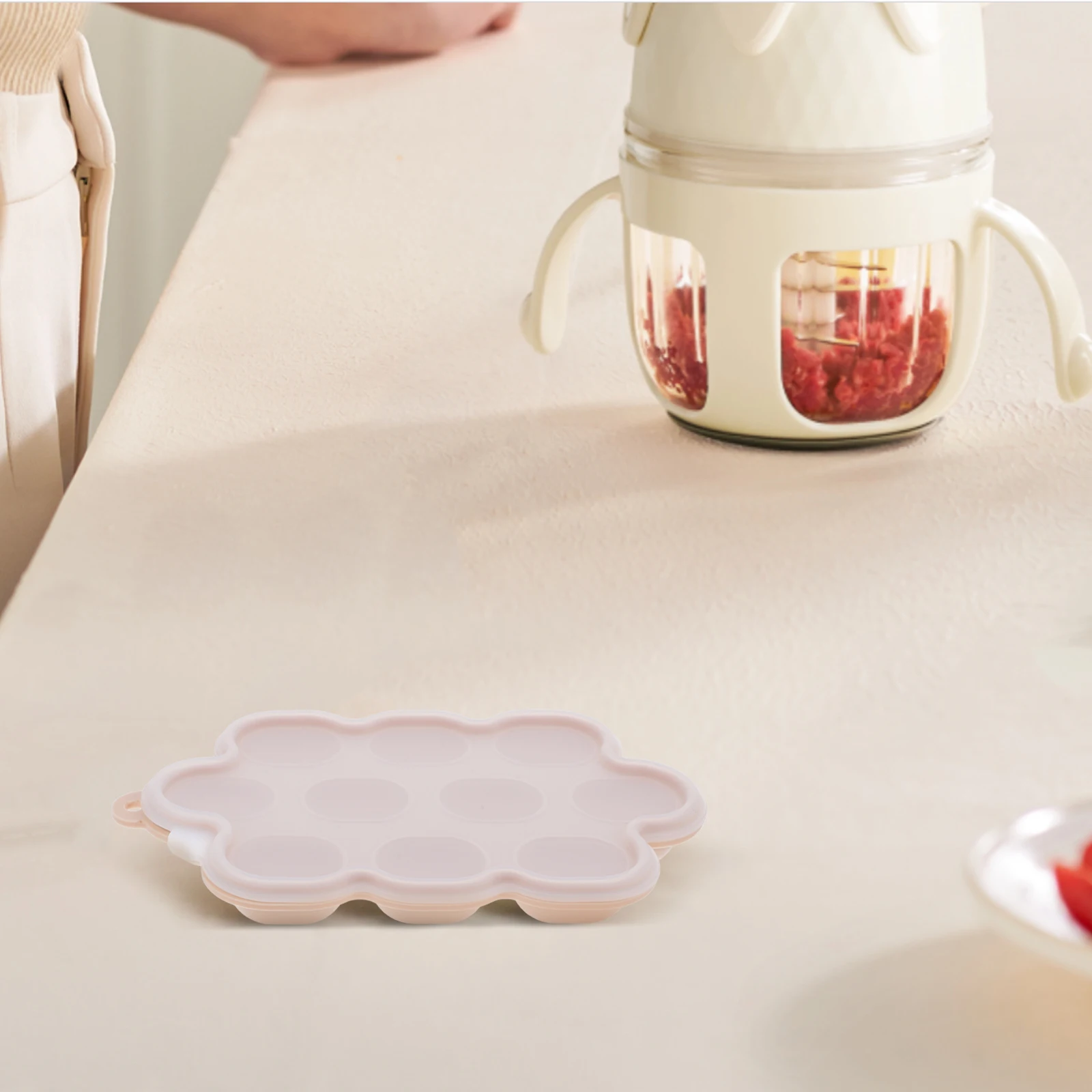 

Baby Food Freezer Tray Silicone Ice Cube Mold with Cover Bpa-Free Freezing Container for Homemade Purees Chilled Drinks Cocktail
