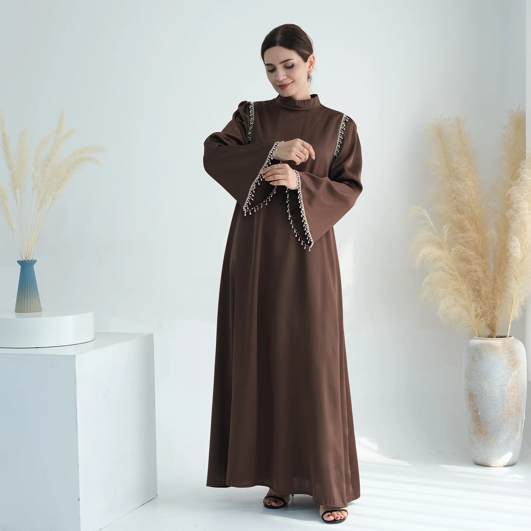 

Атласные мусульманские женские Платья-макси с бисером Abaya, длинный кафтан из Турции и Дубая, модель Eid вечерние, скромное платье Рамадана, женская одежда Jalabiya