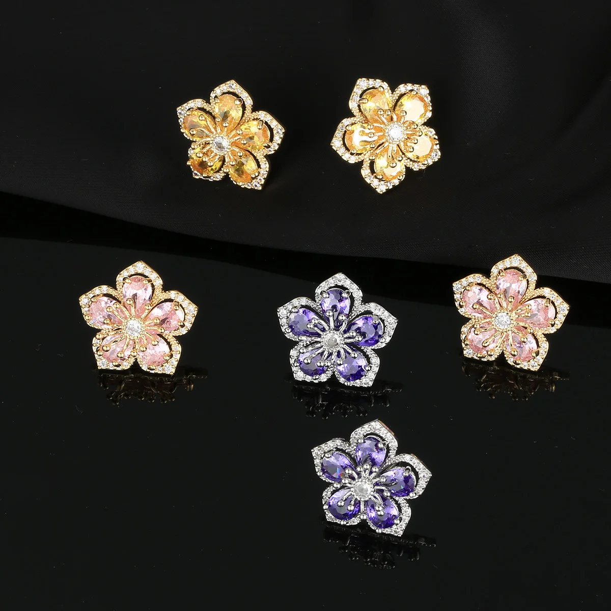 

Роскошные серьги-гвоздики из серебра 925 пробы с разноцветными цветами для женщин, позолоченные серьги с цветочным узором из фианитов, украшения для повседневной носки и вечеринок