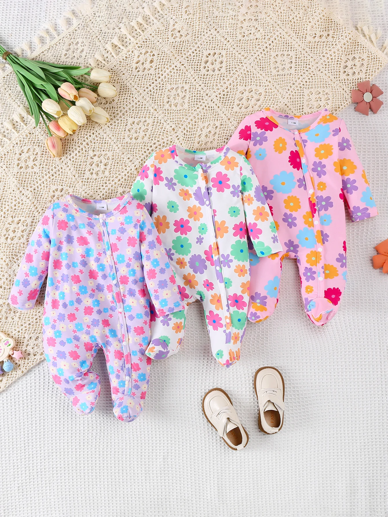 

Four Seasons Baby Girl Romper Long Sleeve Crew Neck Newborn Onesie Feet Cartoon Romper Three-piece Pack