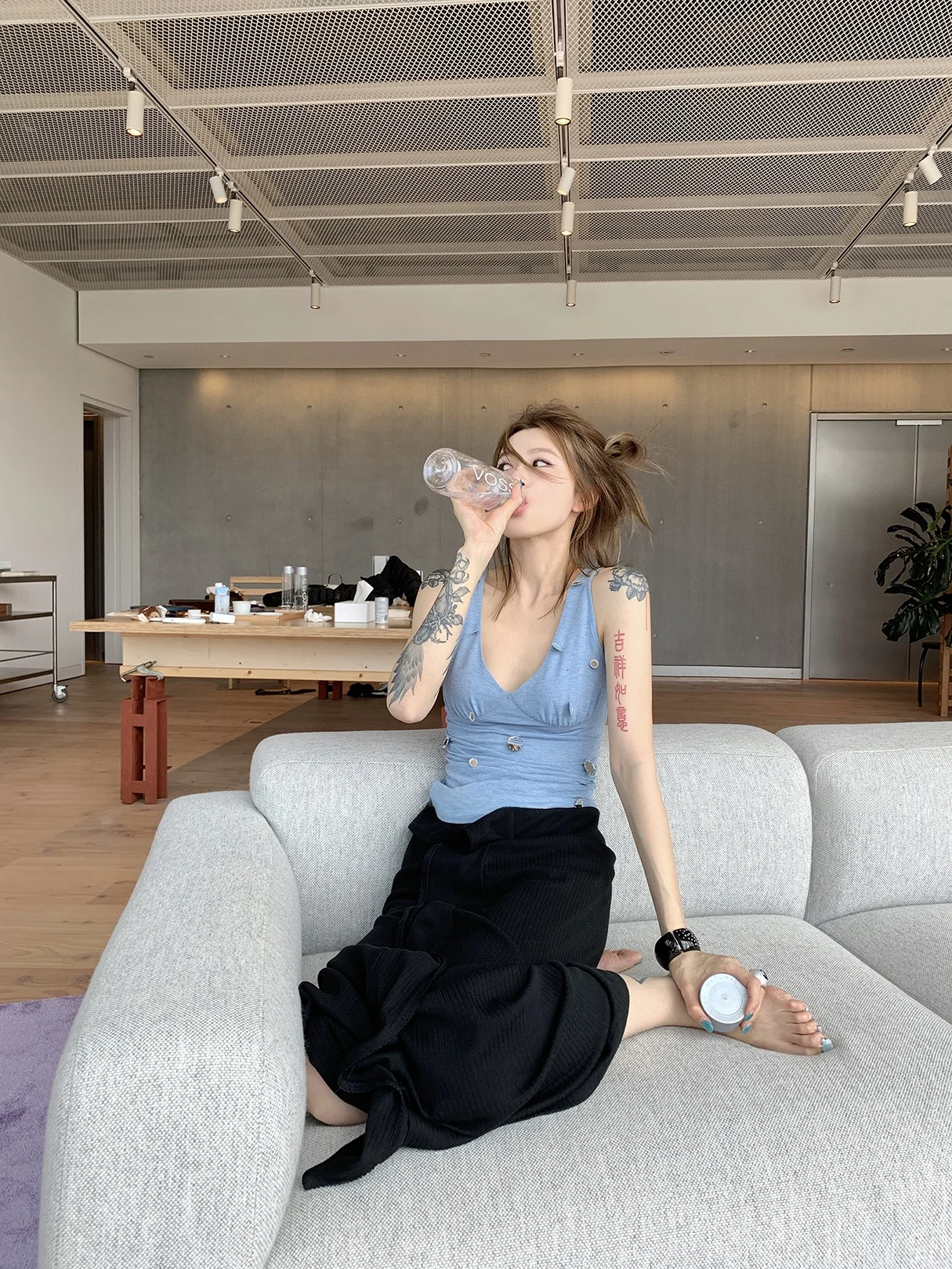 

Three Goood Handmade Knitted V-Neck Slimming Top Bling Atmosphere Sense Hand Positioning Lens Knit Vest Casual Style Polyeste...