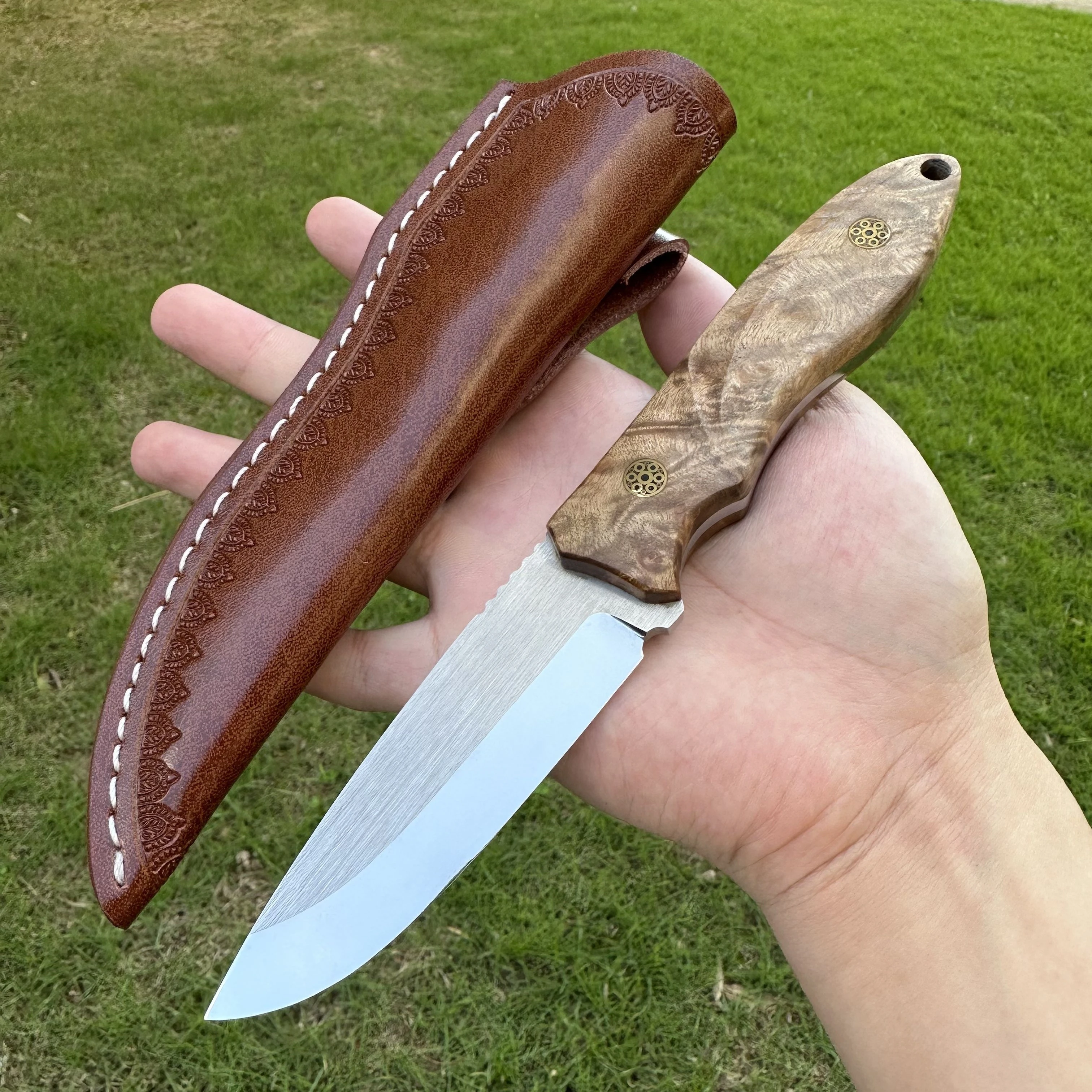 

Topwell Master Handmade Survival Outdoor Knife Sandvik 14C28N Blade Premium Burl Wood Handle Kraft First layer Leather Sheath