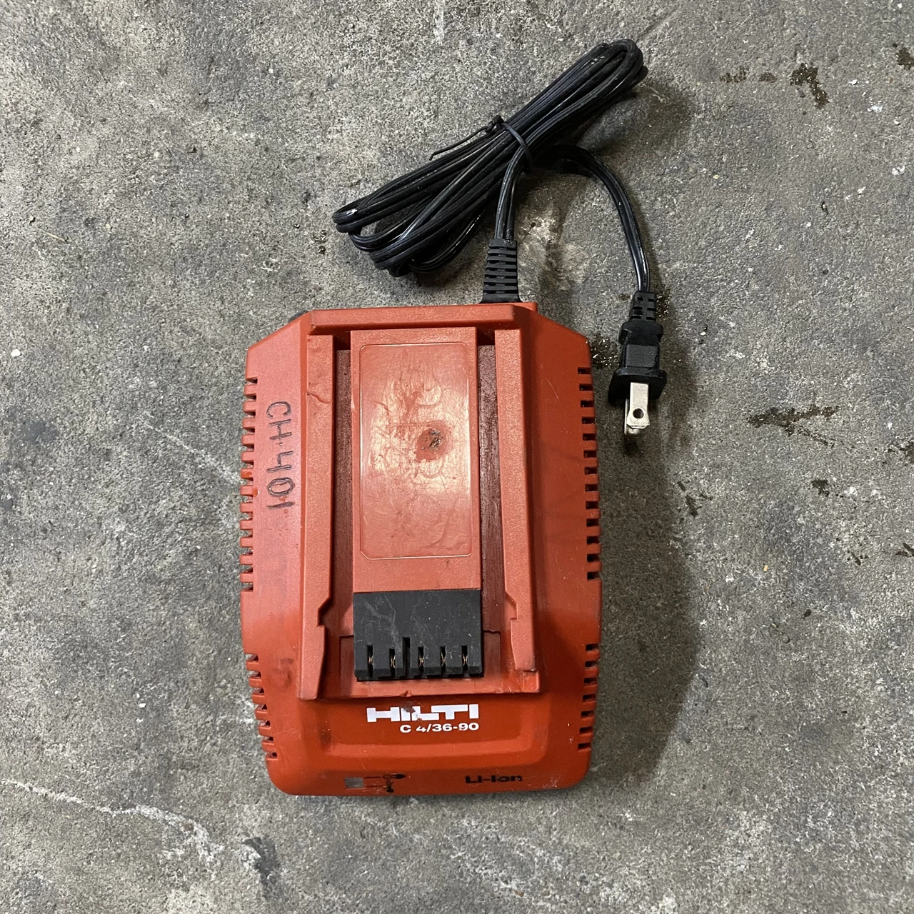 HILTI charger C4/36-90 21.6V 110V second-hand
