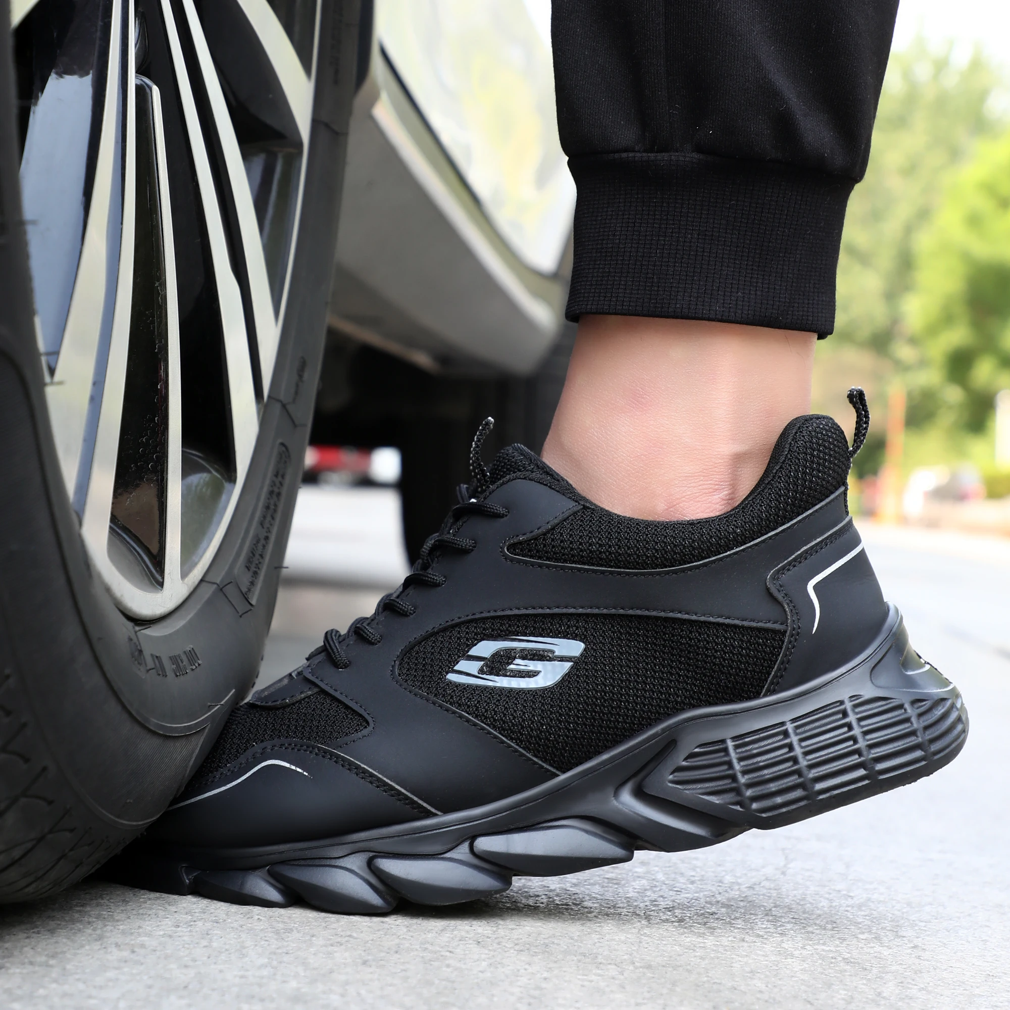 Buty robocze z metalowym podnoskiem, antyprzebiciowe, odporne na ścieranie, antypoślizgowe, odporne na ugnięcia, buty ochronne. # Zbroja2653