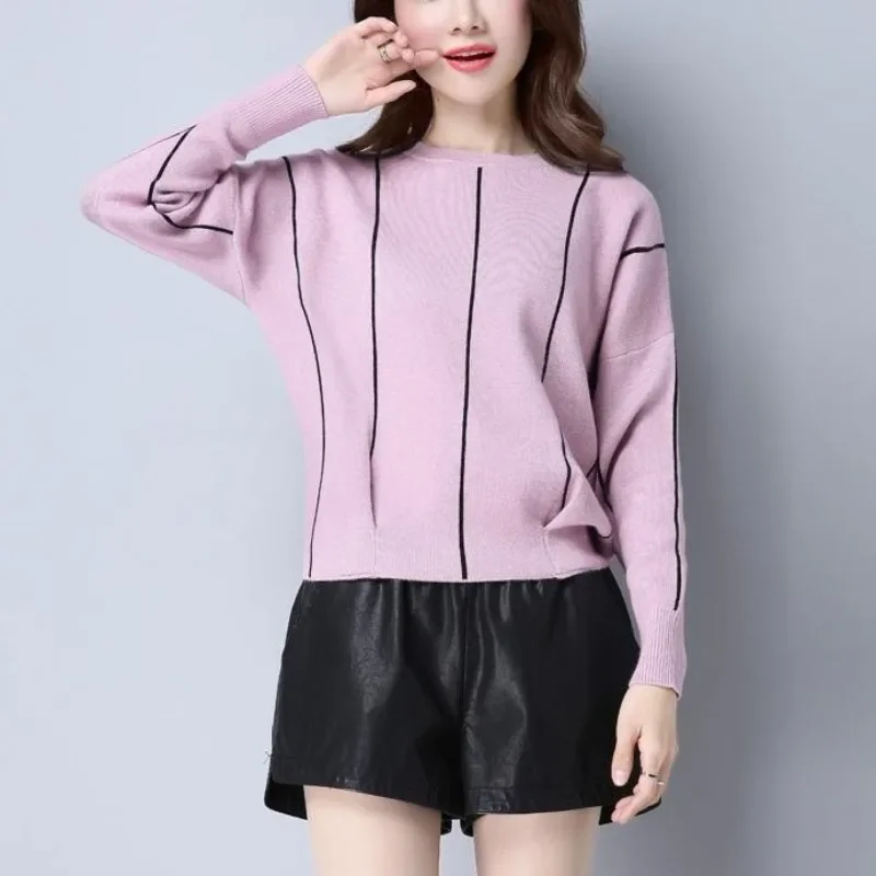 Autumn and Winter Women\'s Pullover Round Neck Open Thread Decoration Sweater Loose Stripe Bat Sleeve Fashion Long Sleeve Tops