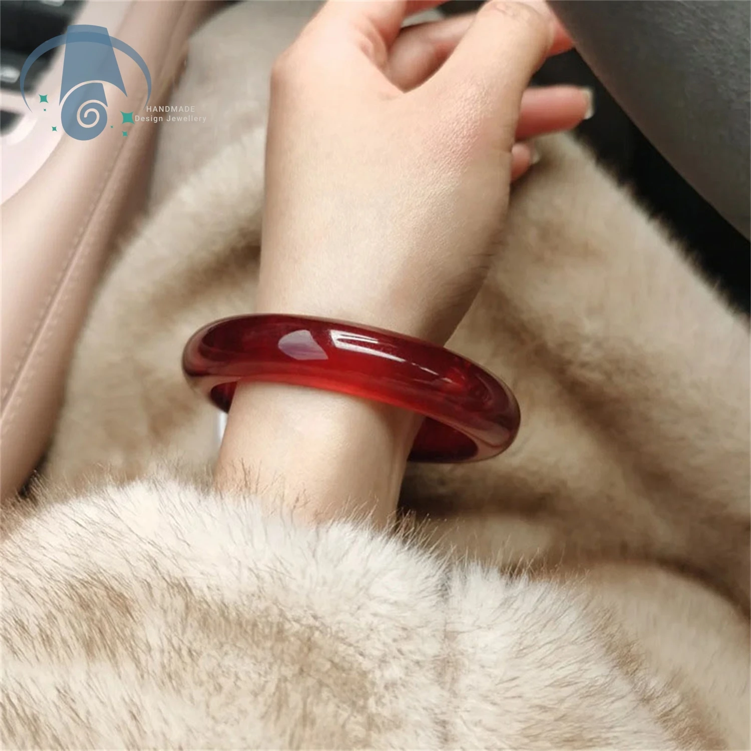 

Solid Flat Natural Agate Bracelet Cherry Red Chalcedony Bangle Women High Polish High Oil Density Fashion Party Daily Jewelry