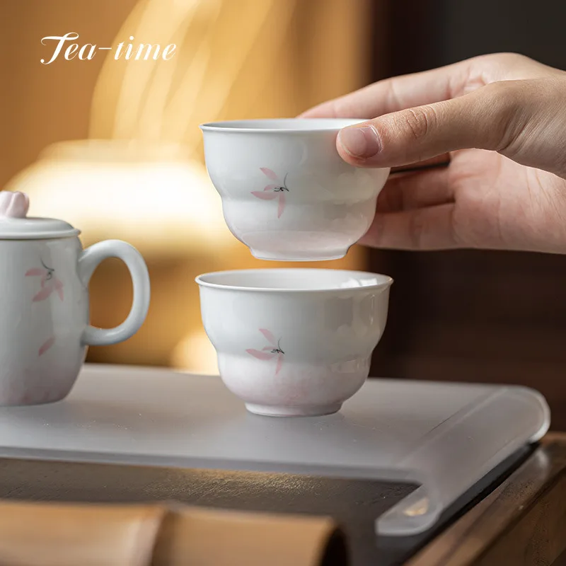 

Hand Painted Pink Orchid Tea Cup Ceramic Cups Gourd Porcelain High-Footed Teacup Teacups Chinese Beautiful Ceremony Puera Maker