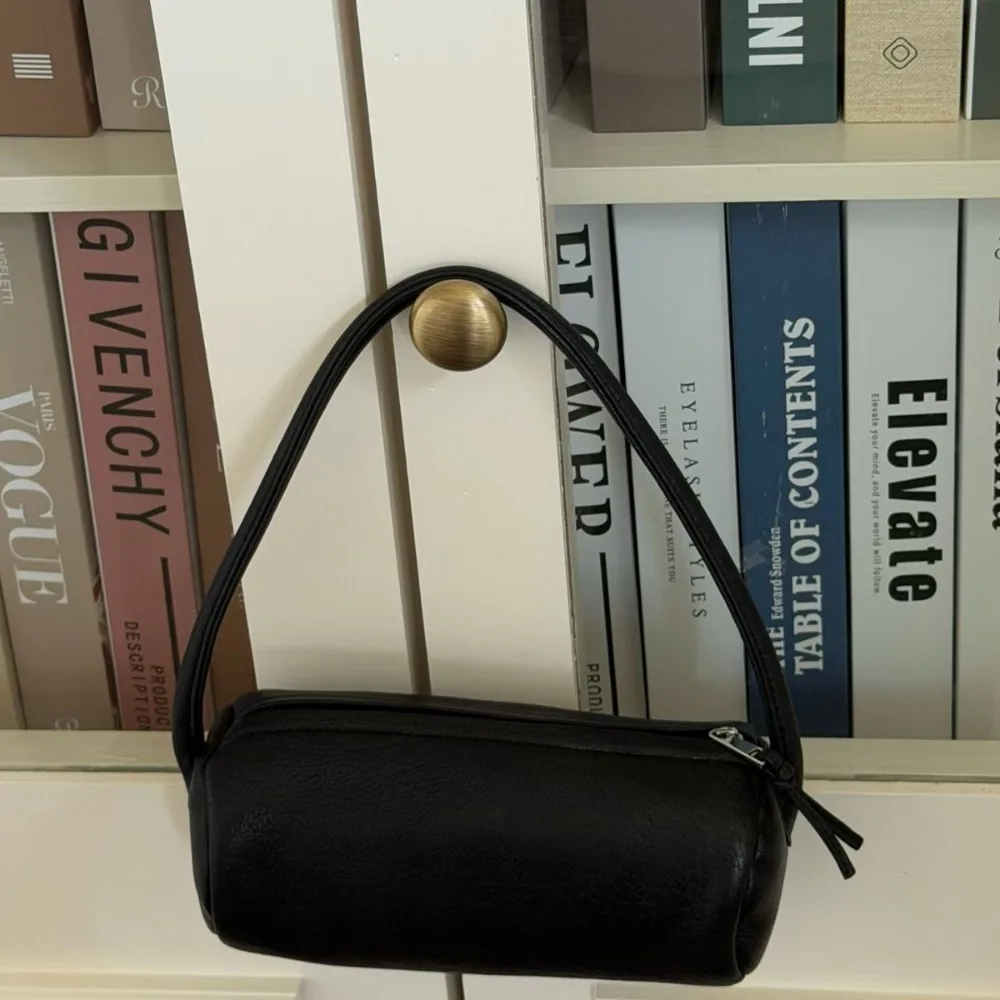 Niche Casual Top-layer Soft Deer-patterned Lambskin Pencil Bag with A Single Shoulder Featuring A Unique Fashionable Simple