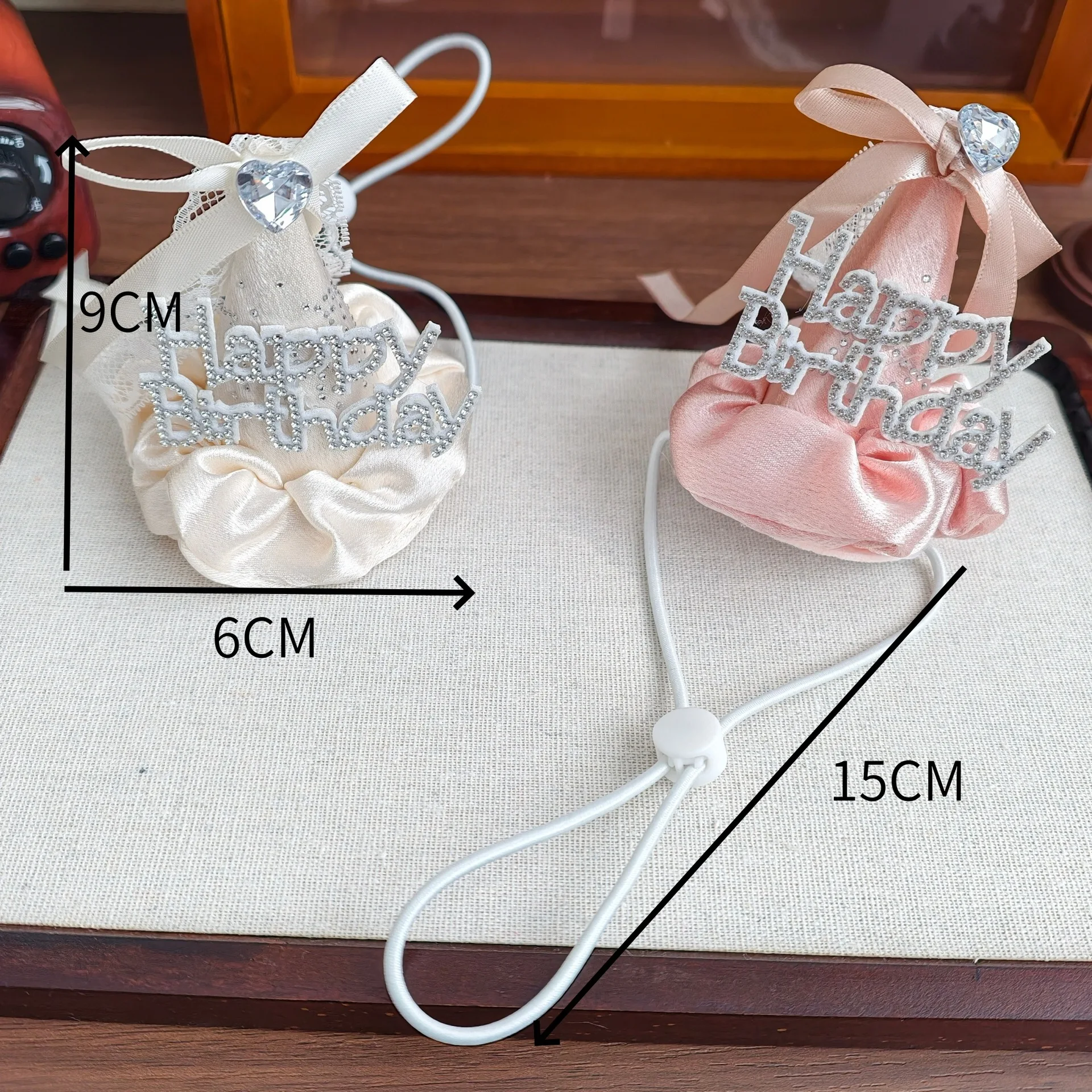 Niedliches Haustier-Geburtstagsoutfit-Set für Katzen & Kleine bis Mittelgroße Hunde, Strass-Prinzessinnen-Partyhut mit Glitzer-Halsband, Haustier-Geburtstagskostüm – Detail 4