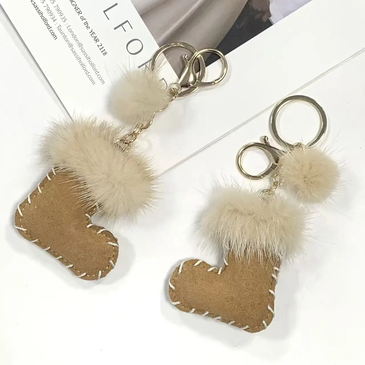 Herbst Winter Plüsch Kunstfell Niedlicher Schneestiefel Taschenanhänger Auto-Schlüsselanhänger Deko Hängekette – Detail 2