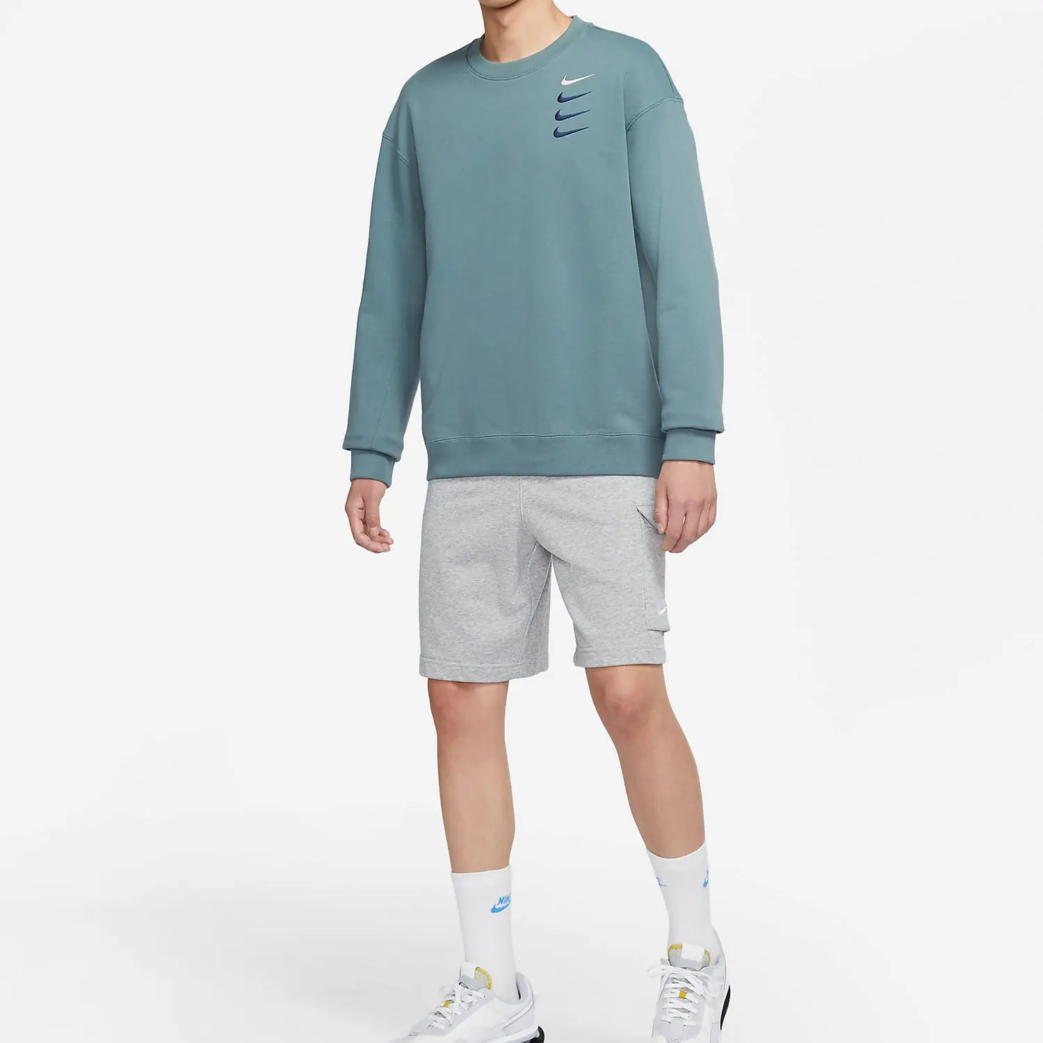 Nike Originals Mens Embroidered Three Hooks Crewneck Sports Sweatshirt DB9408-387