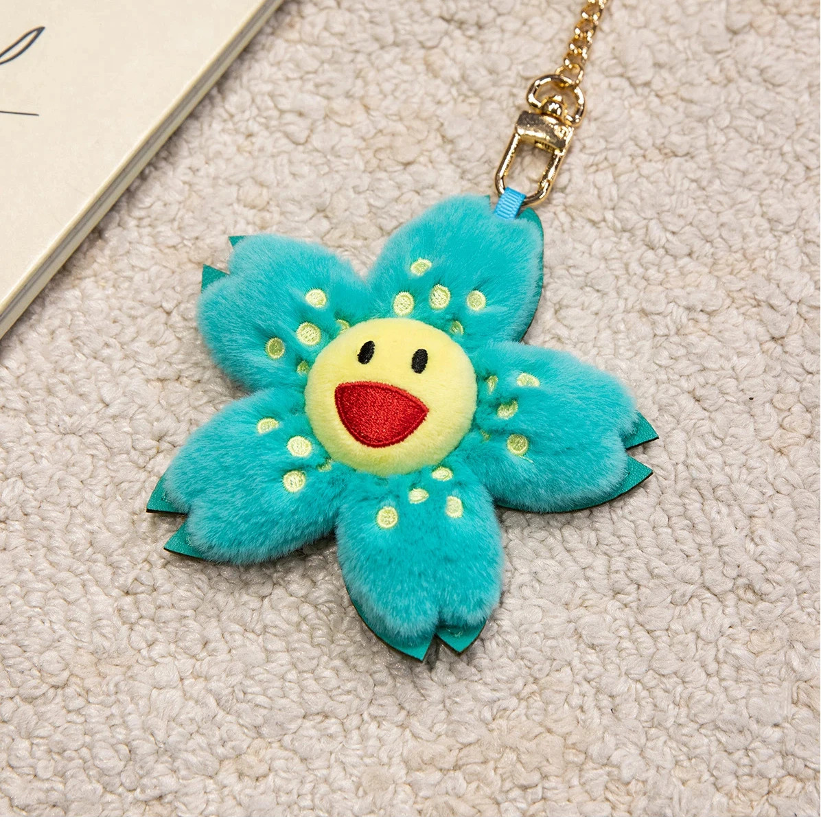 かわいいひまわりぬいぐるみキーホルダーおもちゃ、花のぬいぐるみ、柔らかい人形、小さなペンダントキーホルダー、ファッショナブルなバックパックペンダント、クリスマスプレゼント