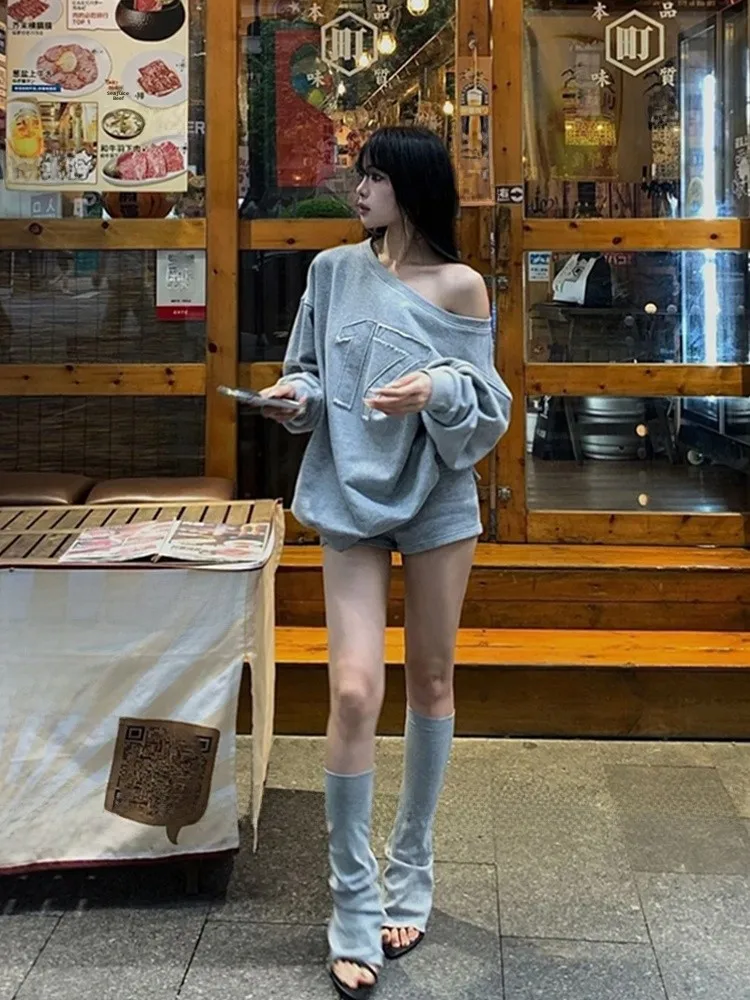 

XZY Sexy Chic Oversized Shoulder Hoodie And High Waist Shorts Set for plus Size Women Casual Comfortable Fashion Autumn Wear