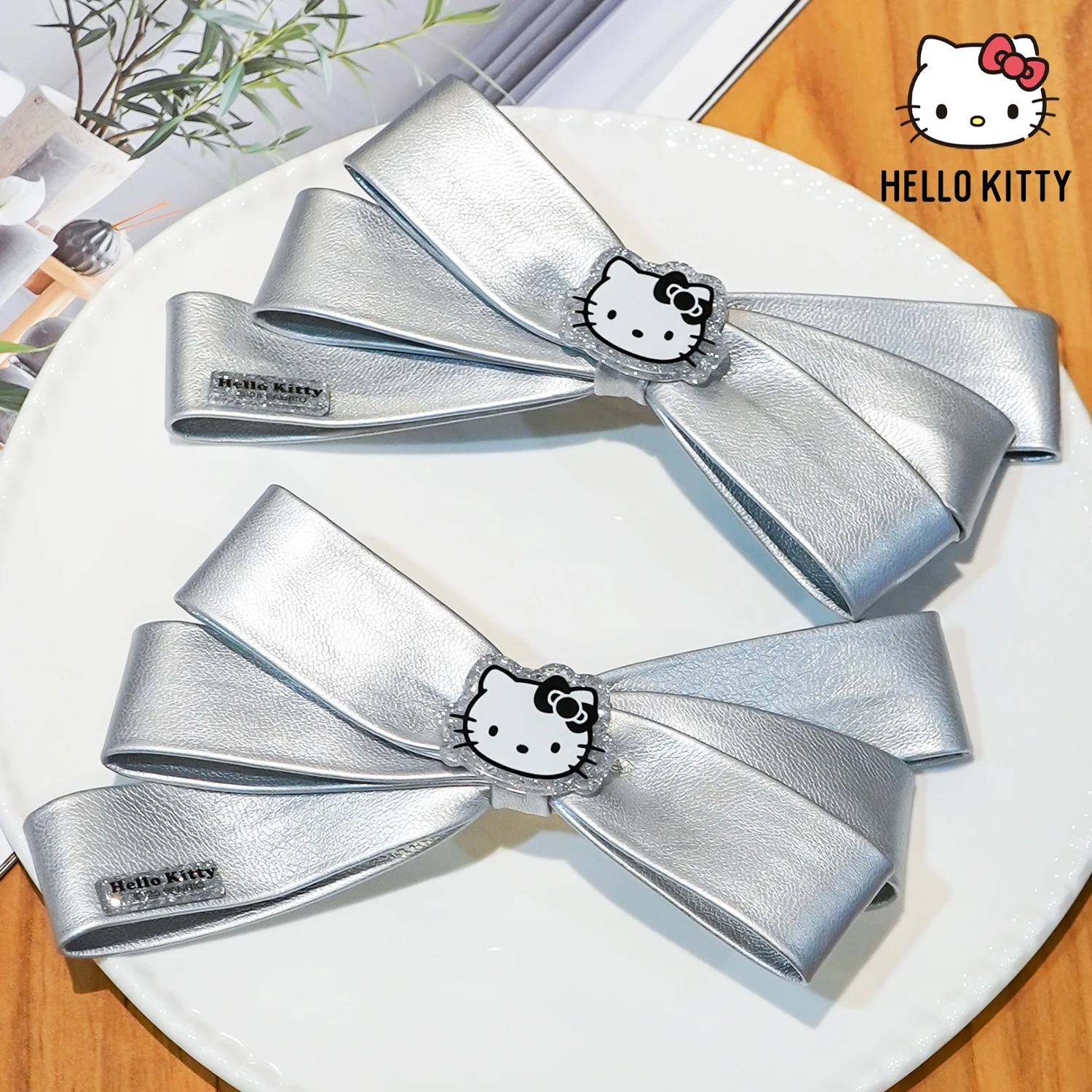 

Cute Hellokitty Cartoon Bow Accessories, Suitable for Women and Teenagers, Stylish Hairpins, Perfect for Makeup