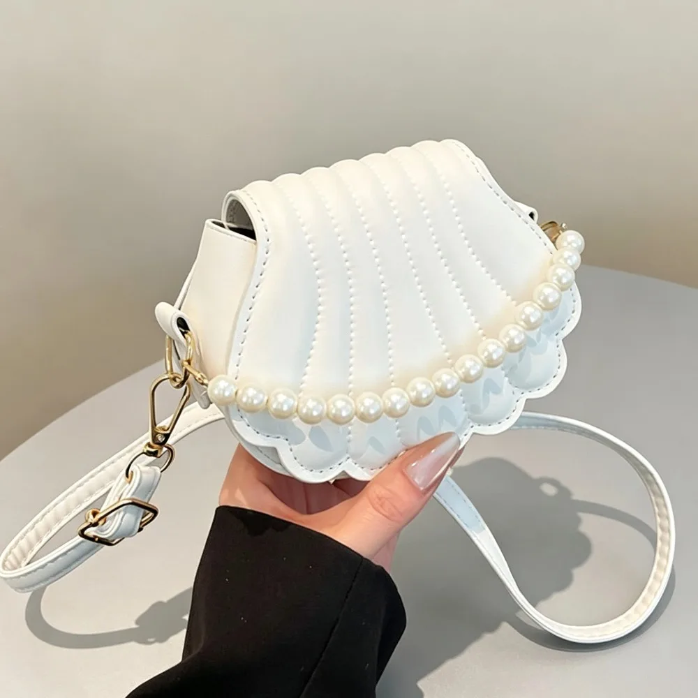 Fashion Shell Shape Crossbody Bag French style Elegant Pearl Chain Handbag PU Leather Shoulder Bag Minimalist Women Hobo Bag