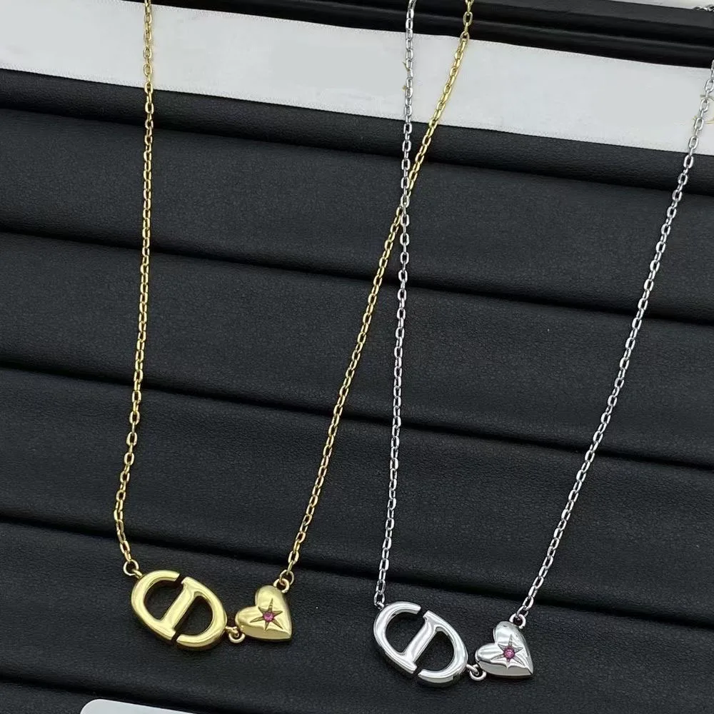 

2025 new fashion creation glittering CD heart necklace suitable for women's high quality exquisite charm holiday jewelry gift