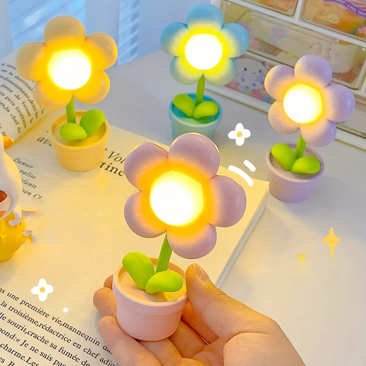1pc Small Flowers Desktop Decoration Night Light Table Lamp with 3 Button Coin Cell batteries