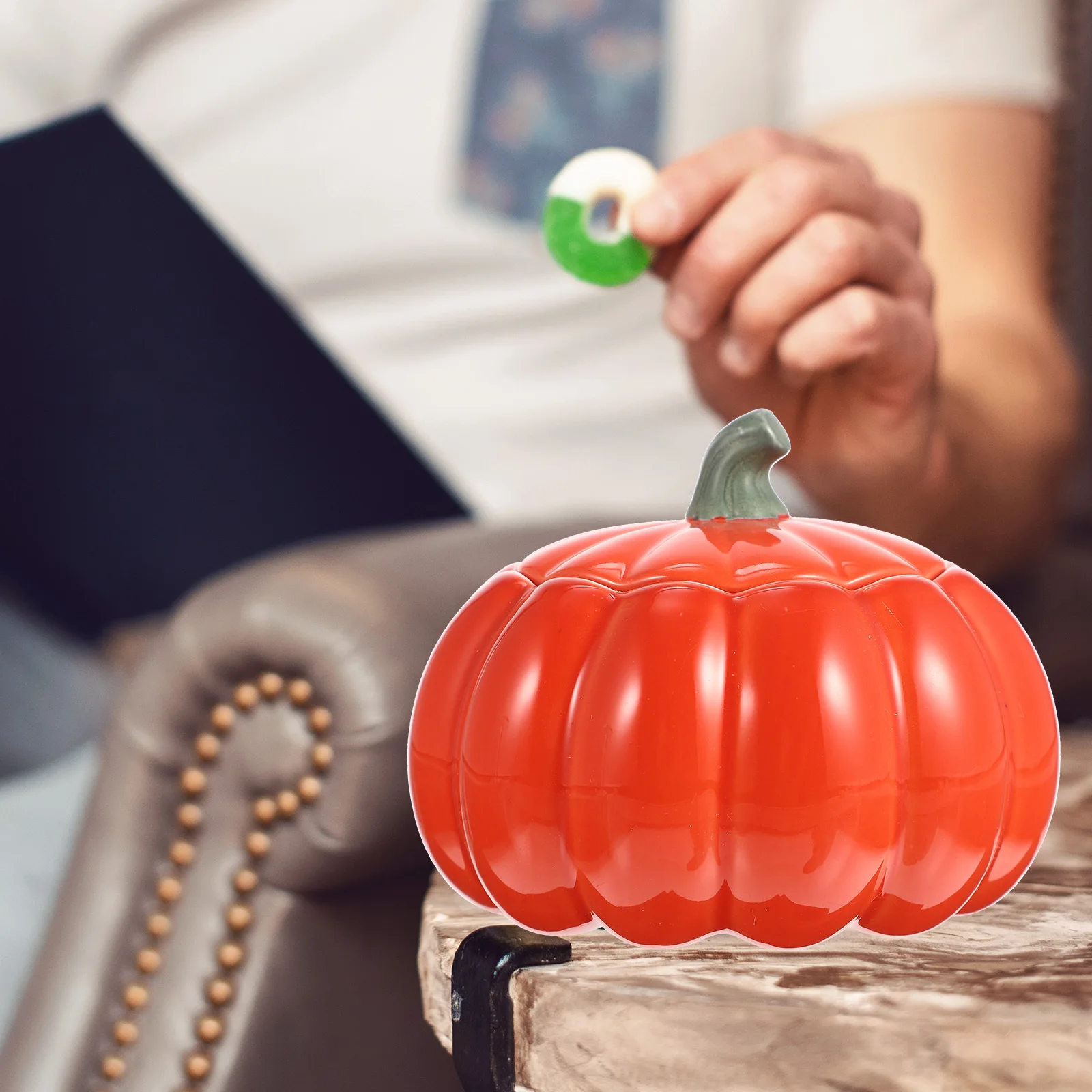 

Halloween Ceramic Pumpkin Shaped Snack Jar Pot for Dry Food Tea Coffee Candy Nuts Snack Jar Practical Canister